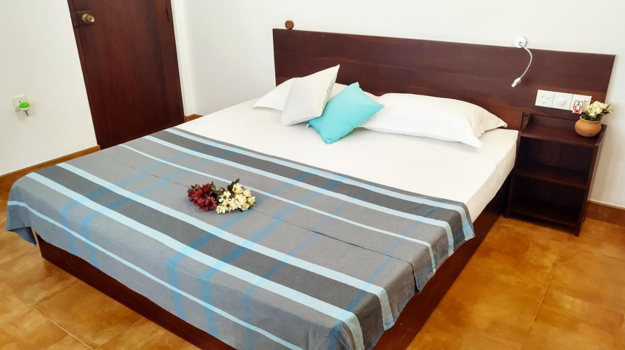 Mina Villa Hikkaduwa Extérieur photo